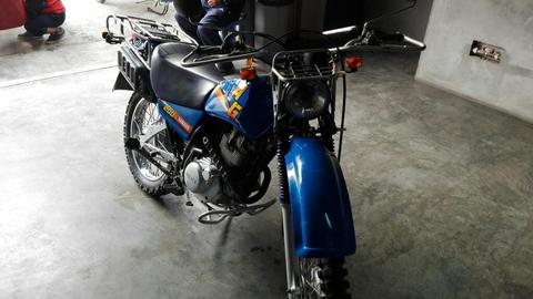 Moto Yamaha Ag200