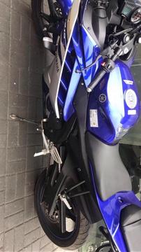 Moto Yamaha R15