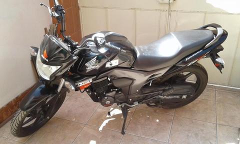 Vendo moto Honda Invicta