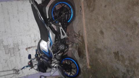 Moto lineal discover 125 M llamarme 965904258