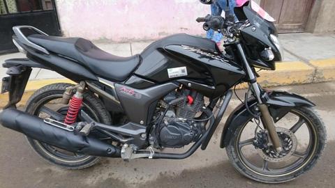 VENDO MOTO HERO HUNK 150 CON SOAT