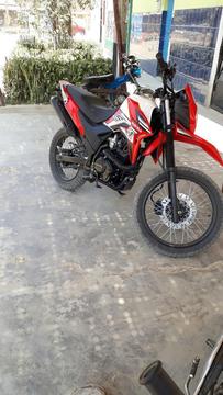 Moto Modelo Sx 150 con Balanceador