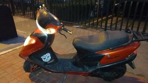 Vendo Mi Moto Scooter con Soat 2018