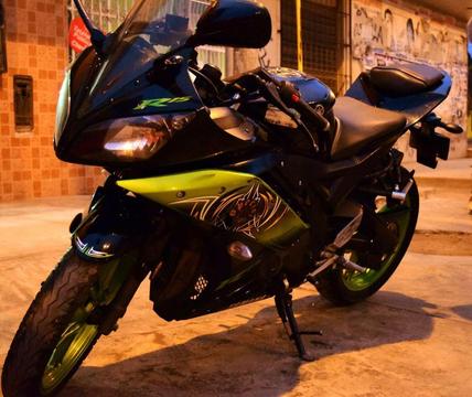 VENDO MOTO YAMAHA R15 AÑO MOD 2014 34000 KM