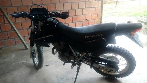 Vendo Moto Honda Tornado