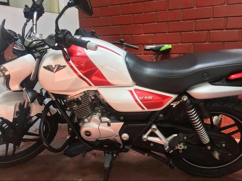 Vendo Moto Bajaj V15 Nuevo Por Salud. Soat Hasta 08/2018