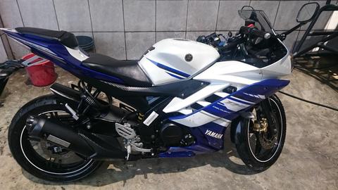 Yamaha R15 YZF R15