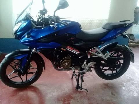 SE VENDE MOTO PULSAR