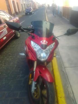 Vendo Moto Deportiva