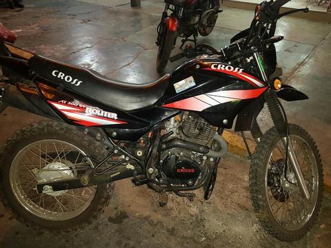 Vendo Moto Cross, Solo Un Mes de Uso