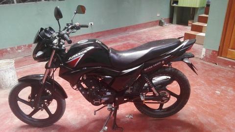 Se Vende Moto a 2300 Negociable