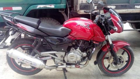 VENDO MOTO PULSAR 220,,, NO HONDA....NO YAMAHA...NO R15