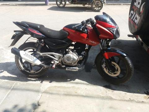 MOTO PULSAR 180 del año 2014