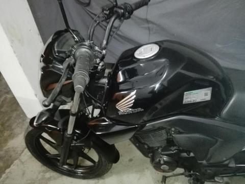 Vendo Motocicleta Honda Invicta 150cc