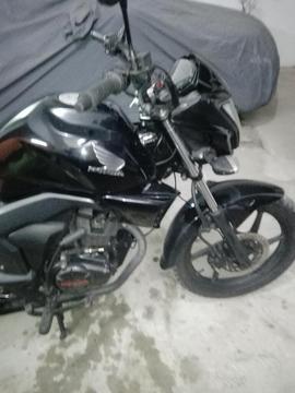 Vendo Motocicleta Honda Invicta 150cc