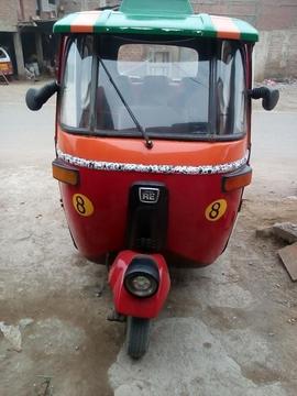 Se Vend Bajaj de 4tiempos Glp Original