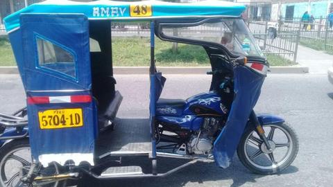 Mototaxi lifan 150 bien conservada con soat tiene luces led delantero