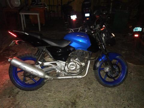 Moto pulsar 180 interesados llamar :934472626