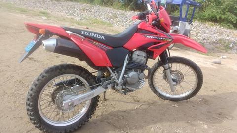 vendo moto honda tornado 250