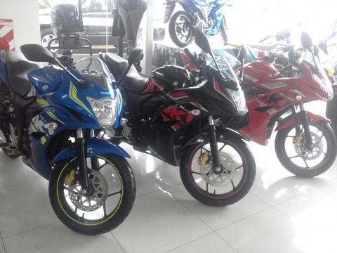 Moto Suzuki Gixxer sf fi Inyectada negra / negro con estiquer llamar 989231398