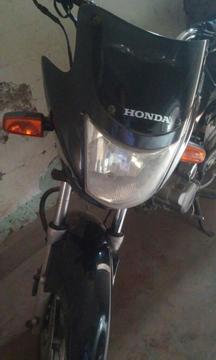 Se Vende Una Moto Honda Storn