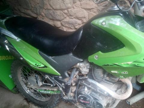 Se Vende Moto Motor 200