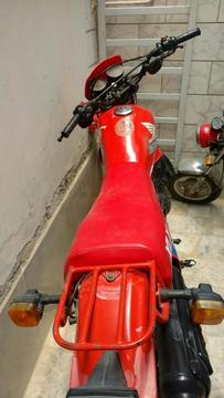 Vendo Moto Honda Xlx250 R