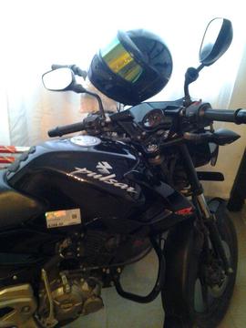 moto Pulsar 135 LS mas soat de 2 meses y medio