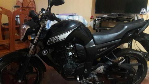 Se Vende Una Moto Yamaha 2014 con Papele