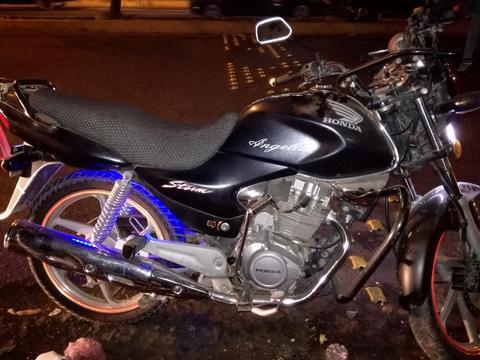 Se Vende. Hermosa Moto