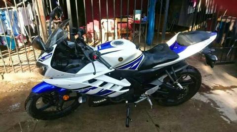 Vendo Yamaha R15