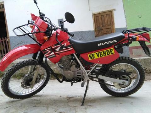 vendo moto honda XL200