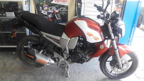 Moto Yanaha FZ 16