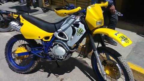 vendo moto YUMBO 200cc modelo DakaR