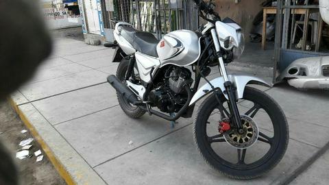 Moto Keeway 2011 con Soat Concervada