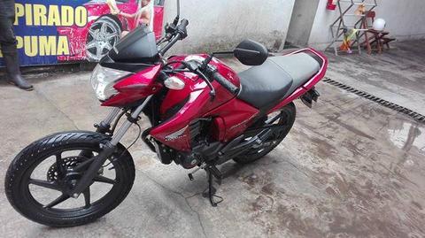 Moto Honda Invicta 2012