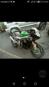 Vendo Moto 200 Soat hasta Abril 2018