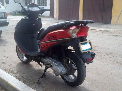 se vende moto italika 150 gts 987 153 306