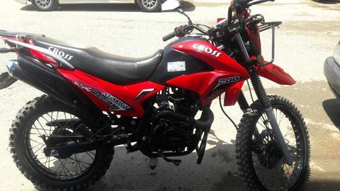 Vendo Moto Cross 200