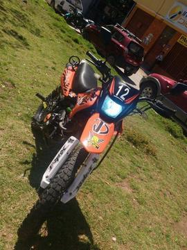 VENDO MOTO ITALIKA DM200