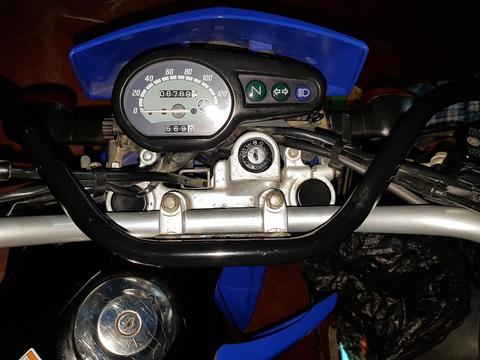 Vendo Moto Lineal Marca Yamaha en buen estado