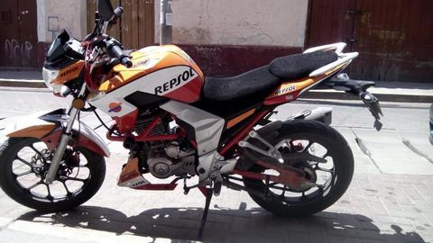 vendo moto AÑO 2017 tuning REPSOL