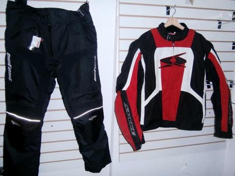 completo traje casaca pantalon della SPYKE ITALIANA racing full proteccion espalda hombro codo cadera rodillas para moto