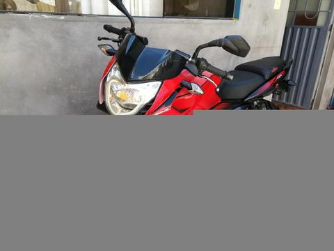 Vendo moto pulsar 135