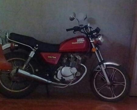 Vendo Moto Suzuki