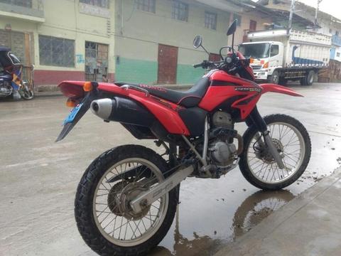 vendo moto honda tornado