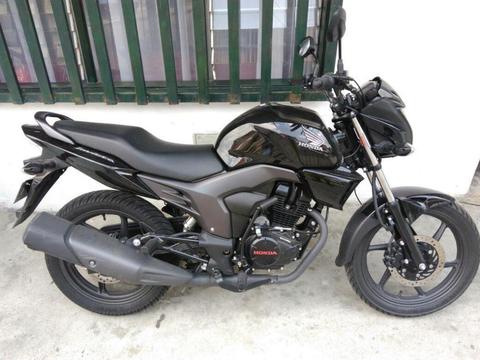 HONDA INVICTA DEL 2015