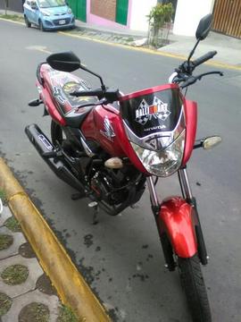 VENDO MOTO HONDA