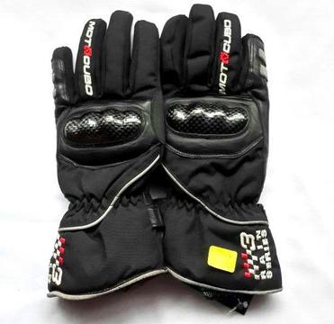 Guantes Calidad Italiana Motocubo GUANTES EN CUERO CARBONIO Y NYLON con conponentes de calidad y reflectivo 3M