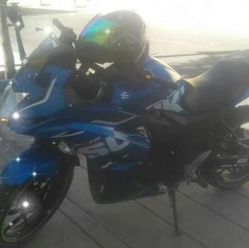 Vendo moto suzuki con solo 4500 km de recorrido practicamente nueva